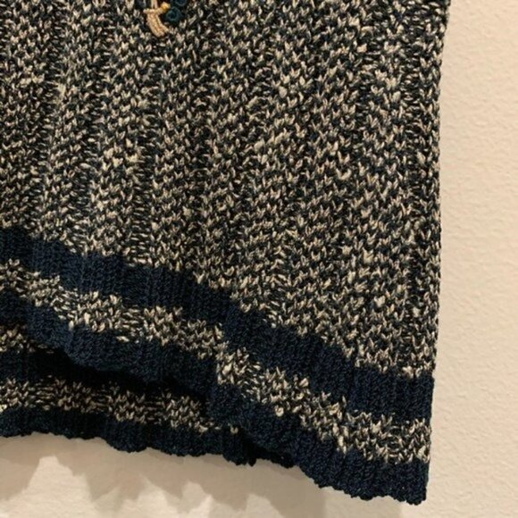 St. John Rare Vintage Embellished Knit Sweater Vest Women’s Size 2 - Picture 4 of 14